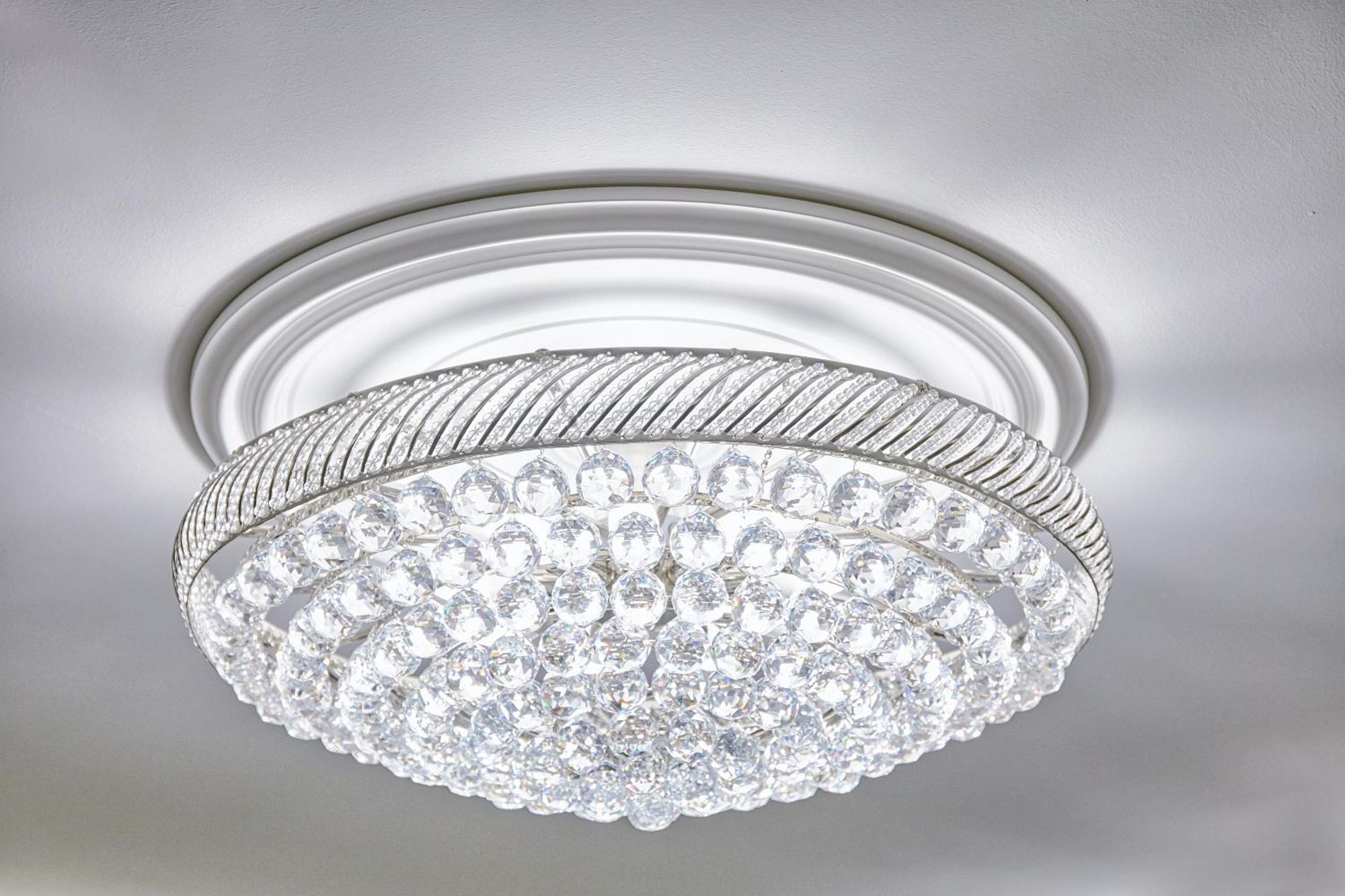 布拉格四海一家酒店 外观 照片 A ceiling light