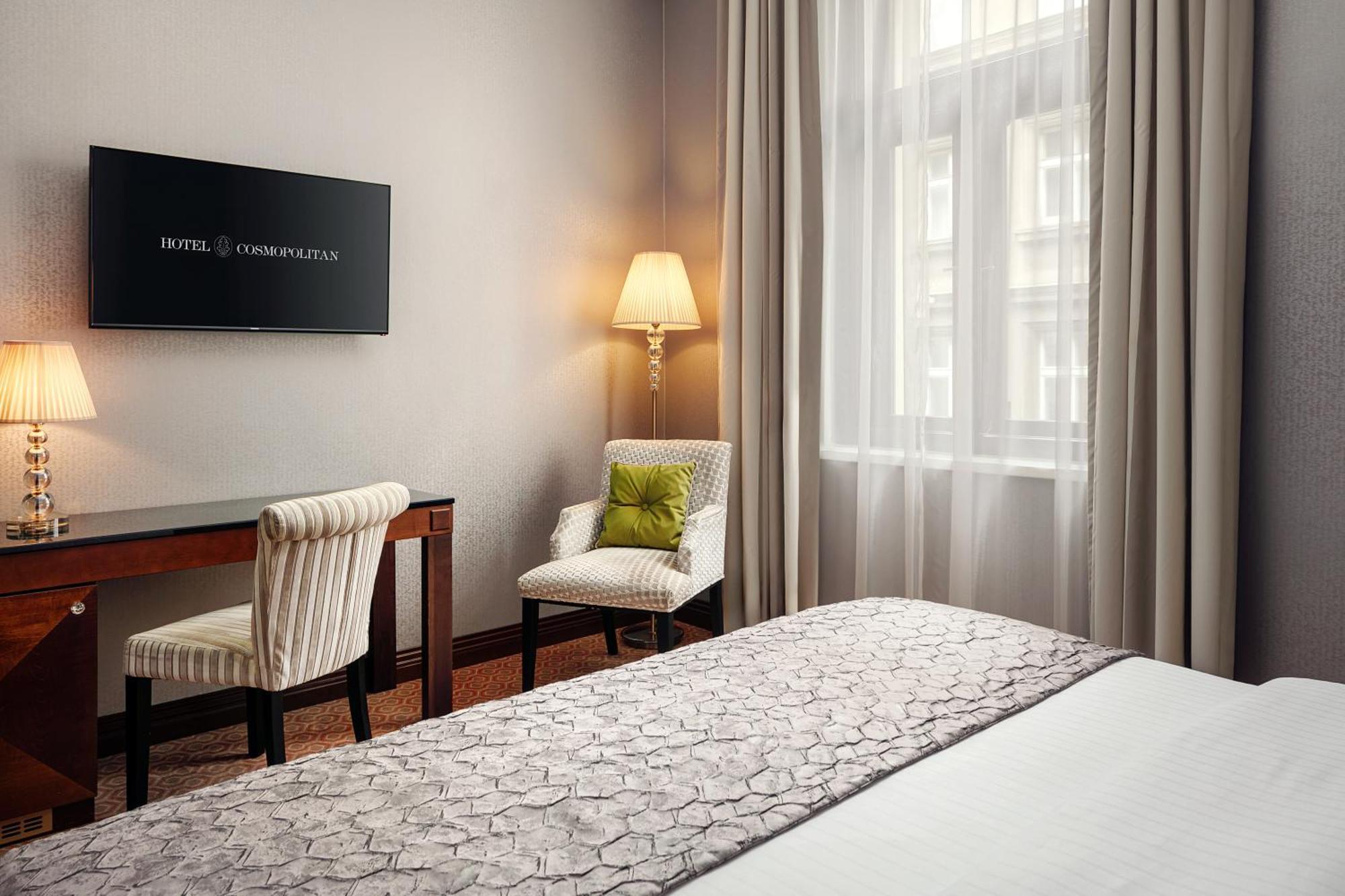 布拉格四海一家酒店 外观 照片 A room at Hotel Continental
