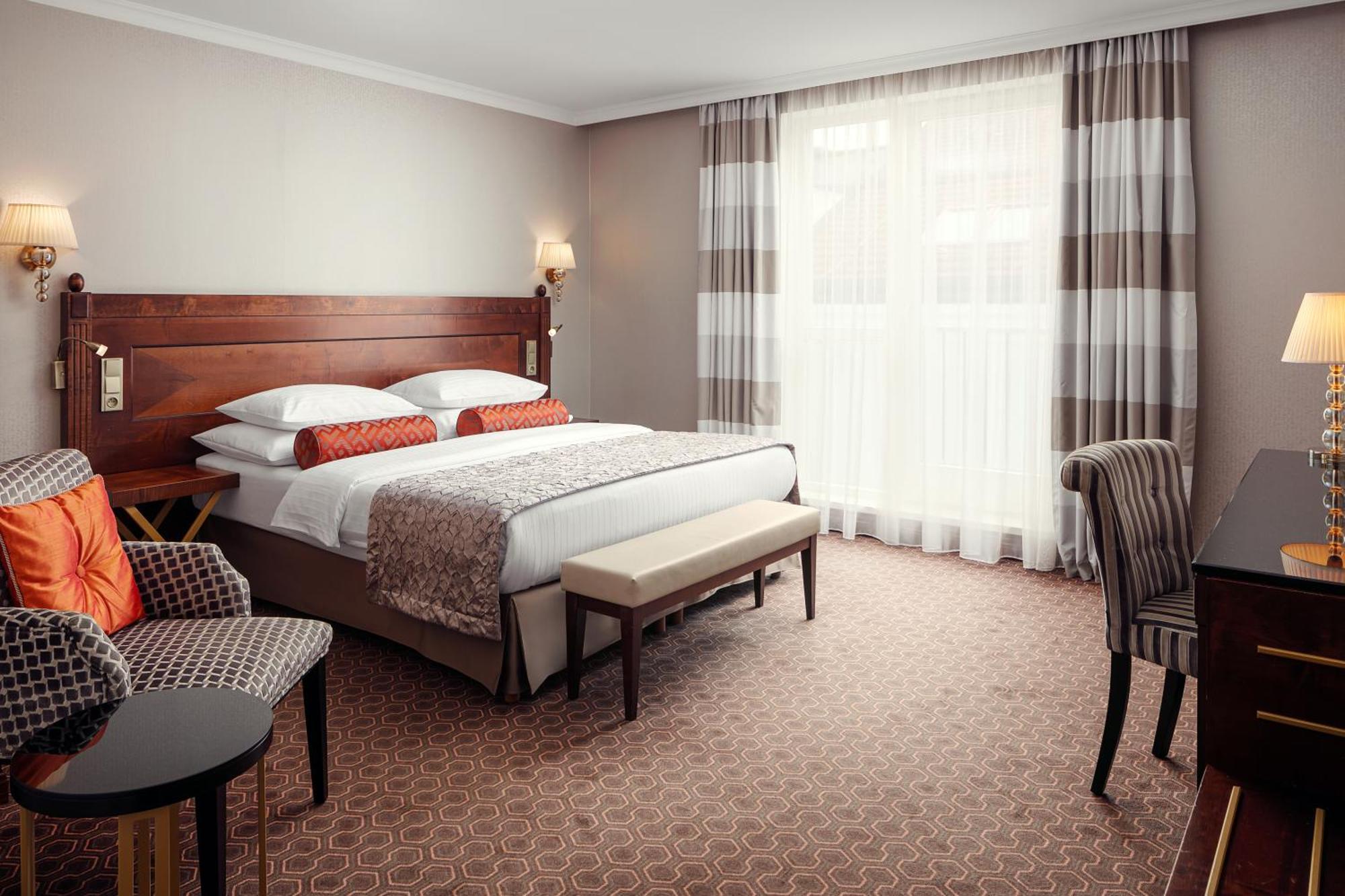 布拉格四海一家酒店 外观 照片 A room at the hotel